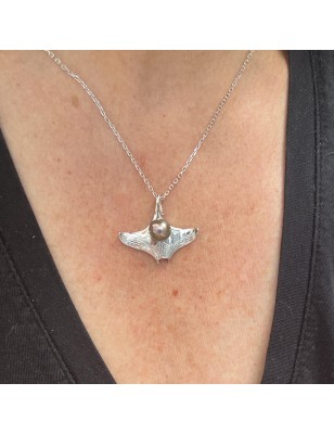 Peacock Tahitian Pearl Manta Ray Pendant