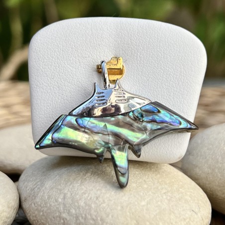 Fafapiti - Manta Ray Abalone Nacre Pendant