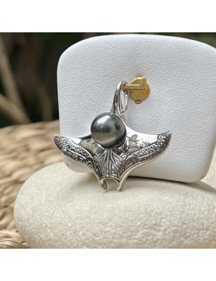 what does means manta ray? men pendant tahitian cultured pearl price