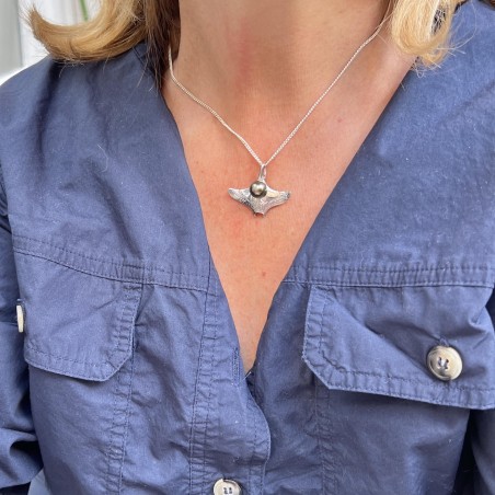 Tahitian Pearl Manta Ray Pendant - Peacock Hue