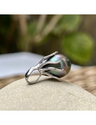perle de Tahiti grise en pendentif or pieuvre perle noire perles tahitiennes
