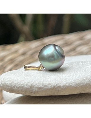 Moana Kea - Lagoon-blue Tahitian Pearl - 18k Gold Pendant