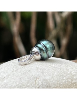 pendentif femme perle de Tahiti bleu et vert - prix d'un pendentif tahitien avec une perle