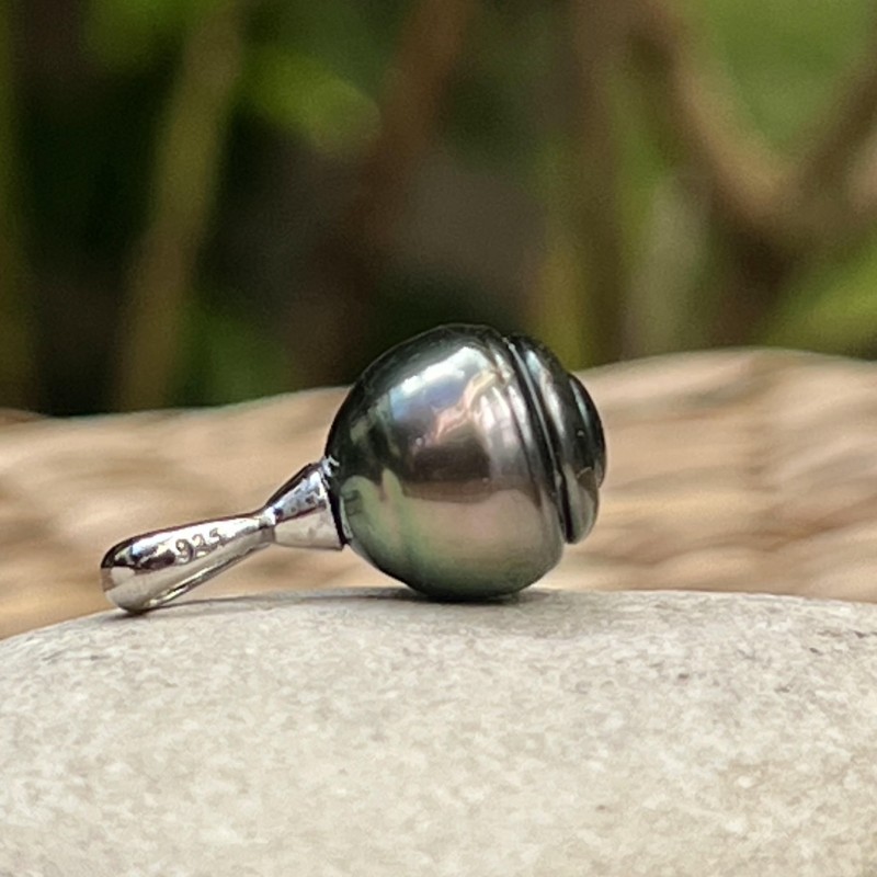 Teiva - 10.75mm Peacock Tahitian Pearl Pendant