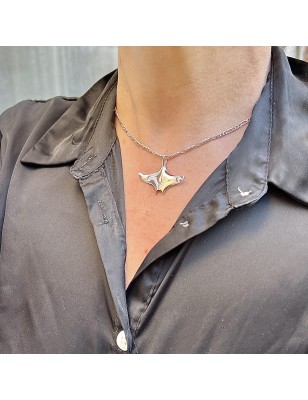 manta ray 18-carat gold pendant for men price