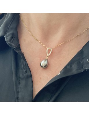 Colgante de oro con perla cultivada