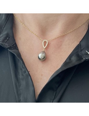 Colgante de oro con perla cultivada