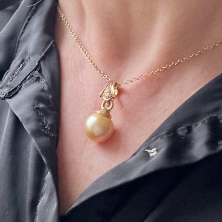 Diamonds and Australian Pearl 18K Gold Pendant
