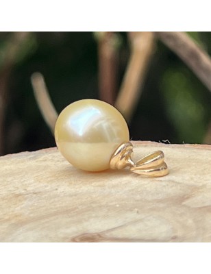 Anhänger mit goldener Südseeperle