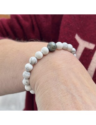 Bracelet Natural Howlite Stones and Engraved Tahitian Pearl of 10.33mm