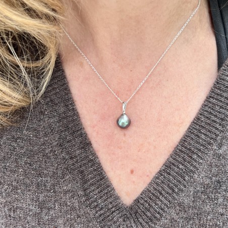 ヒヴァ – ブルータヒチパールペンダント 9.84mm