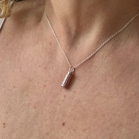 Tiki Anhänger Gesundheit – Rosenquarz – Rhodiniertes Silber