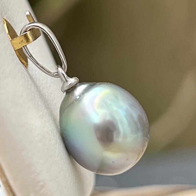 Rangiroa Roséa – Rhodium-Plated Silver and Baroque Tahitian Pearl Pendant