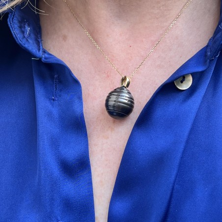 Tāroa – 18 Carat Gold Pendant - 15.40 mm Circled Tahitian Pearl