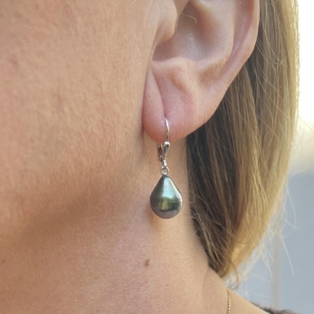 養殖真珠のピアス