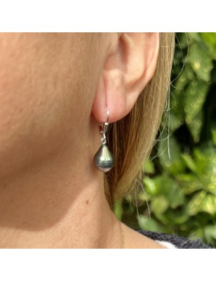 養殖真珠のピアス