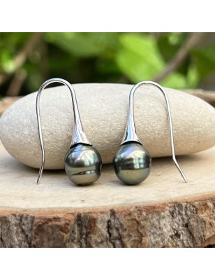 養殖真珠のピアス