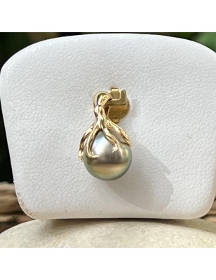 قلادة أخطبوط من الذهب