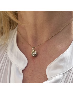 قلادة أخطبوط من الذهب