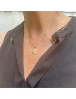 where to find a unique 18k gold  tiare-inspired pendant with a tiare design?