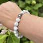 Howlith-Armband mit Tahiti-Perle in Pastellfarbe Howlith-Armband mit Tahiti-Perle in Pastellfarbe