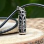Tiki-Kraft Halskette aus Schwarzem Onyx und Edelstahl Tiki-Kraft Halskette aus Schwarzem Onyx und Edelstahl