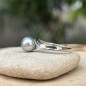 Ella - Bague Jonc Perle de Tahiti Grise - Argent Rhodié Ella - Bague Jonc Perle de Tahiti Grise - Argent Rhodié