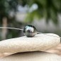 Mārie - Invisible Necklace with 8.25 mm Peacock Tahitian Pearl