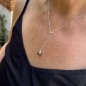 Y-Halskette aus rhodiniertem Silber mit auberginefarbener Tahiti-Perle Y-Halskette aus rhodiniertem Silber mit auberginefarbener Tahiti-Perle